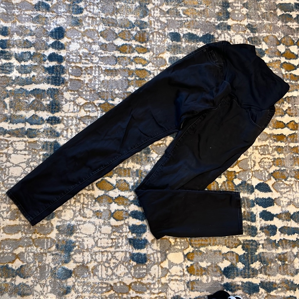 Old Navy maternity black skinny jeans.